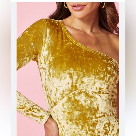 NWT Yitty Plusshy Asymmetrical Bodysuit Medium Back Cut Out - Picture 3 of 10